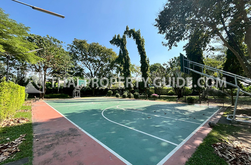 House with Private Pool in Sukhumvit : Panya Village On-Nut 